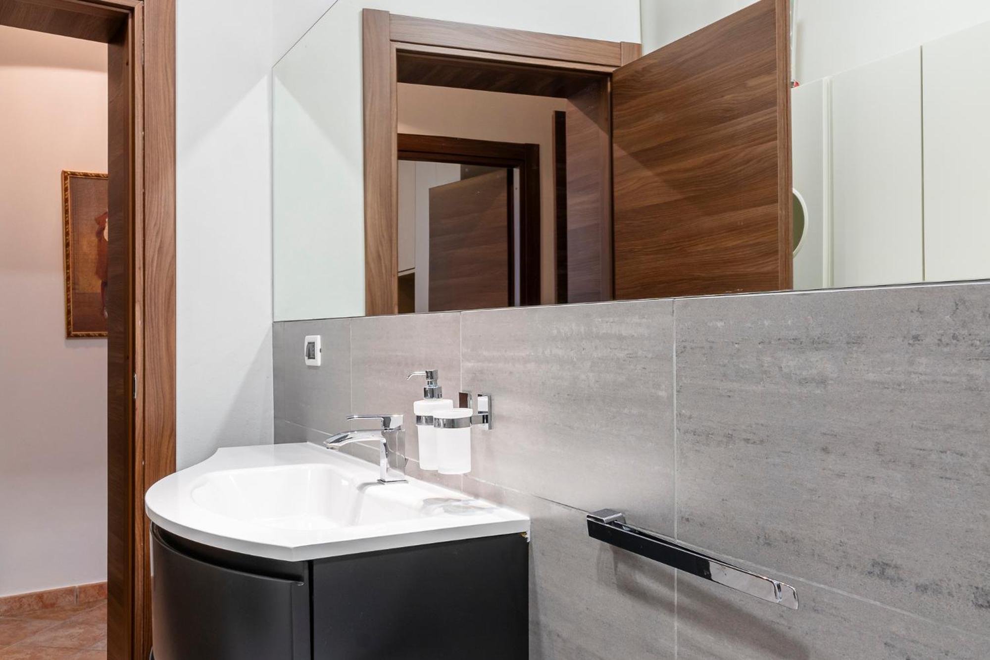 Bagni Pancaldi Sea View Apartment! Livorno Luaran gambar