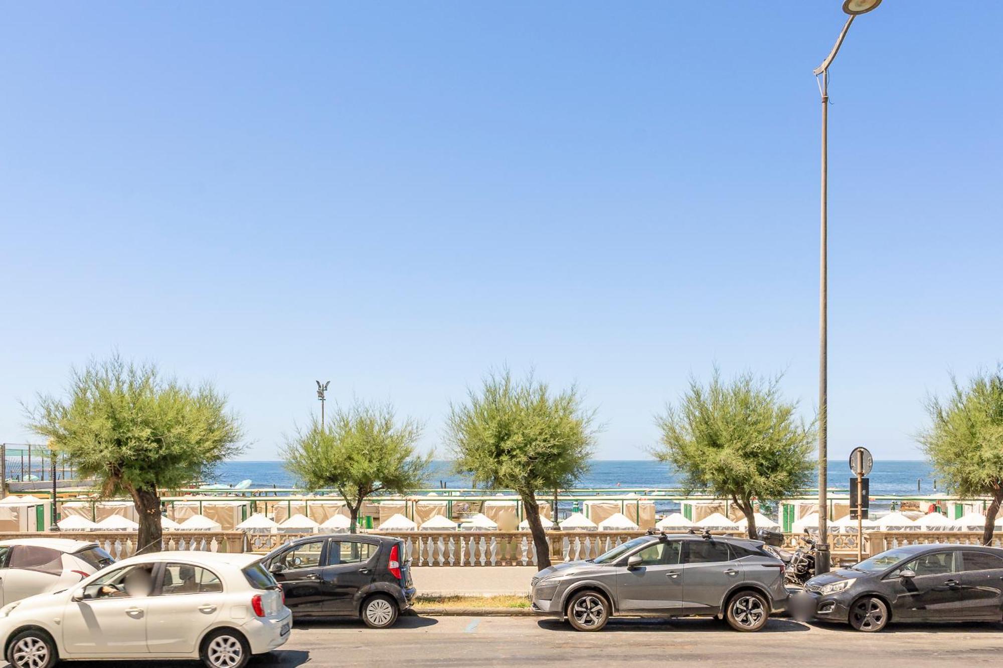 Bagni Pancaldi Sea View Apartment! Livorno Luaran gambar